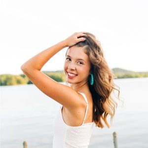 Meet your Posher, Madaline